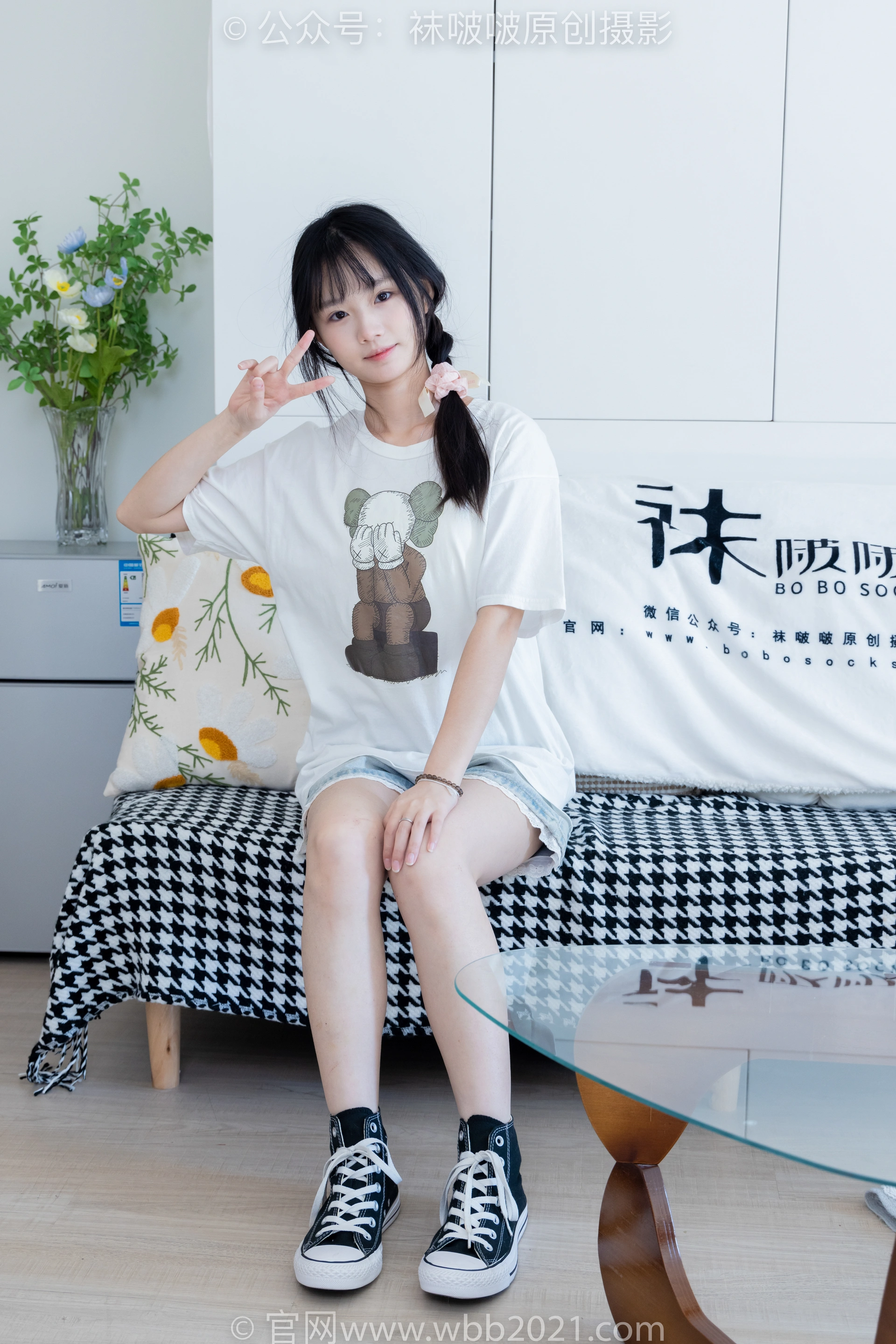 [BoBoSocks袜啵啵] NO.331 甜甜圈-板鞋、白棉袜、裸足（花絮版） 2